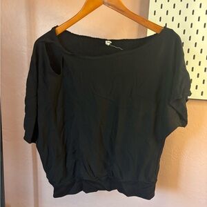 Black Raw Edge Short Sleeve Top
